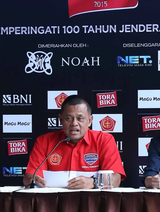 "Simbol Youth Movement mungkin ada dalam diri kami (Slank). Jendral Sudirman mati muda, semangat itu yang ingin dikobarin hari ini," ujar Bimbim di Hotel Century Park Hotel, Jakarta, Rabu (20/1/2016). (Nurwahyunan/Bintang.com)