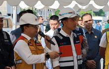 Gaya Gibran Naik Maung, Tinjau Proyek Simpang Joglo