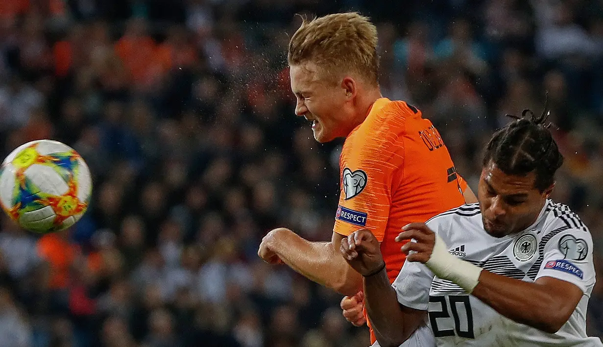 Matthijs de Ligt. Adalah sosok bek tangguh yang menjadi andalan lini belakang Timnas Belanda yang telah dua musim memperkuat Juventus. Dengan usia 21 tahun, ia telah mengoleksi 26 caps sejak menjalani debutnya pada 25 Maret 2017. Total telah mencetak 2 gol dan 3 assist. (AFP/Odd Andersen)