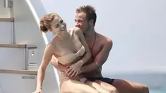 Mario Gotze memilih berlibur di Ibiza bersama pasangannya, Ann Kathrin Brommel, Spanyol (17/7/2014) (Dailymail.co.uk)
