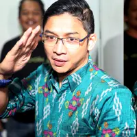 Sigit Purnomo atau yang lebih dikenal dengan sapaan Pasha Ungu kini boleh tersenyum bahagia. Tak heran karena dirinya unggul dalam pemilihan kepala daerah (Pilkada) Wali Kota Palu, Sulawesi Tengah. (Andy Masela/Bintang.com)