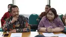 Direktur Gas dan EBT Pertamina Yenni Andayani bersama Direktur Utama PGN Jobi Triananda Hasjim seusai penandatanganan kerjasama Pembangunan dan Pengoperasian bersama Pipa Transmisi Gas Duri-Dumai di Jakarta, Jumat (9/6). (Liputan6.com/Angga Yuniar)