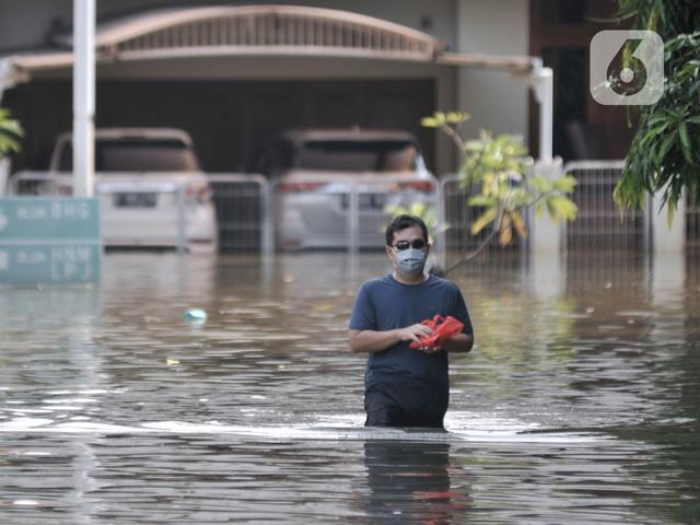 Banjir 150 Cm Rendam Ratusan Rumah Di Ciganjur Warga Bertahan Di Lantai 2 News Liputan6 Com