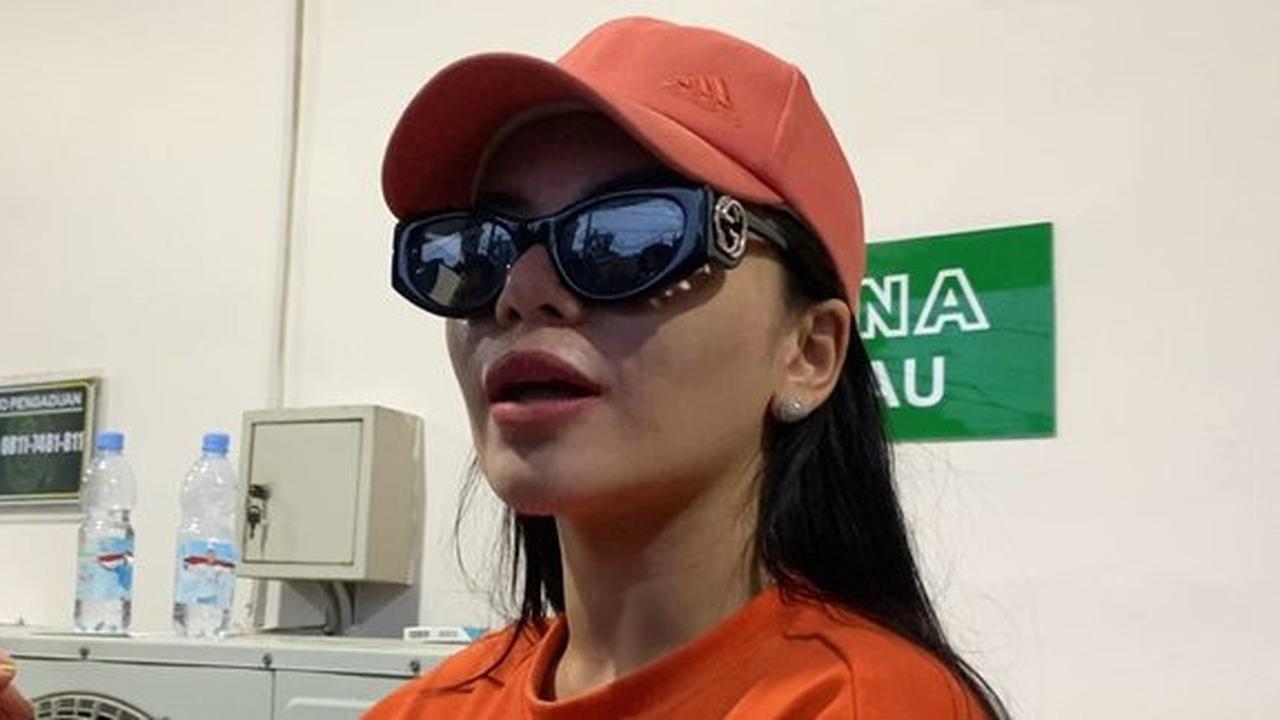 Dinar Candy Minta Keadilan untuk Pacarnya Ko Apex pada Majelis Hakim dalam Kasus Dugaan Pemalsuan Dokumen Kapal