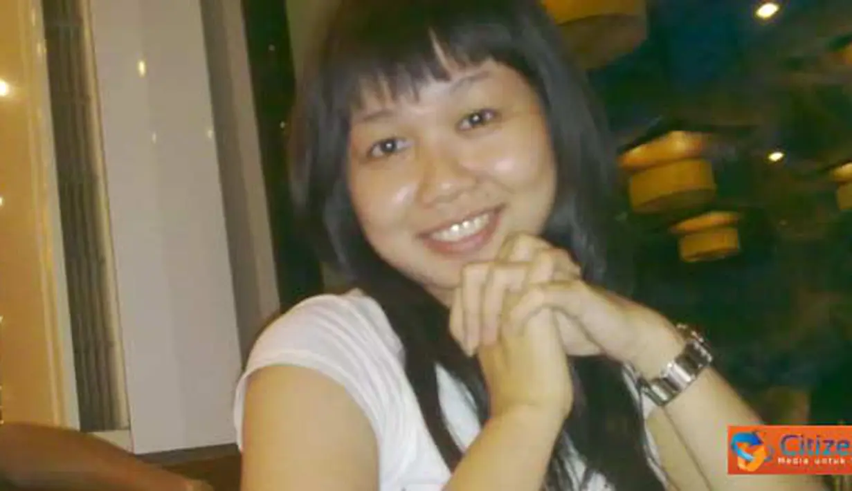 Citizen6, Surabaya: Ciri-ciri Maria, tinggi 167cm, berat 52 kg, rambut hitam panjang lurus sebahu, tahi lalat di pelipis mata sebelah kanan dan disekitar bibir, kulit putih. Apabila anda melihatnya, tolong hubungi saya di No.081703271717.(Pengirim: Lilis)