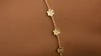 Gelang Emas 4 Gram Tipis Cocok untuk Kulit Sawo Matang (AI)