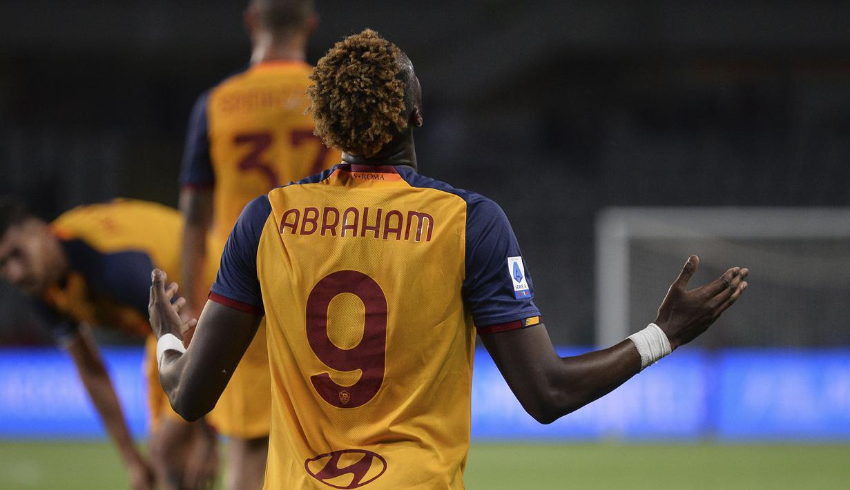 <p>Atas penampilannya tersebut Tammy Abraham mendapatkan rating 8.5 dari Whoscored. Sementara itu, atas kemenangan AS Roma, pasukan Jose Mourinho telah menyegel peringkat keenam Liga Italia musim 2021/2022 dengan raihan 63 poin. (La Presse via AP/Alberto Gandolfo)</p>