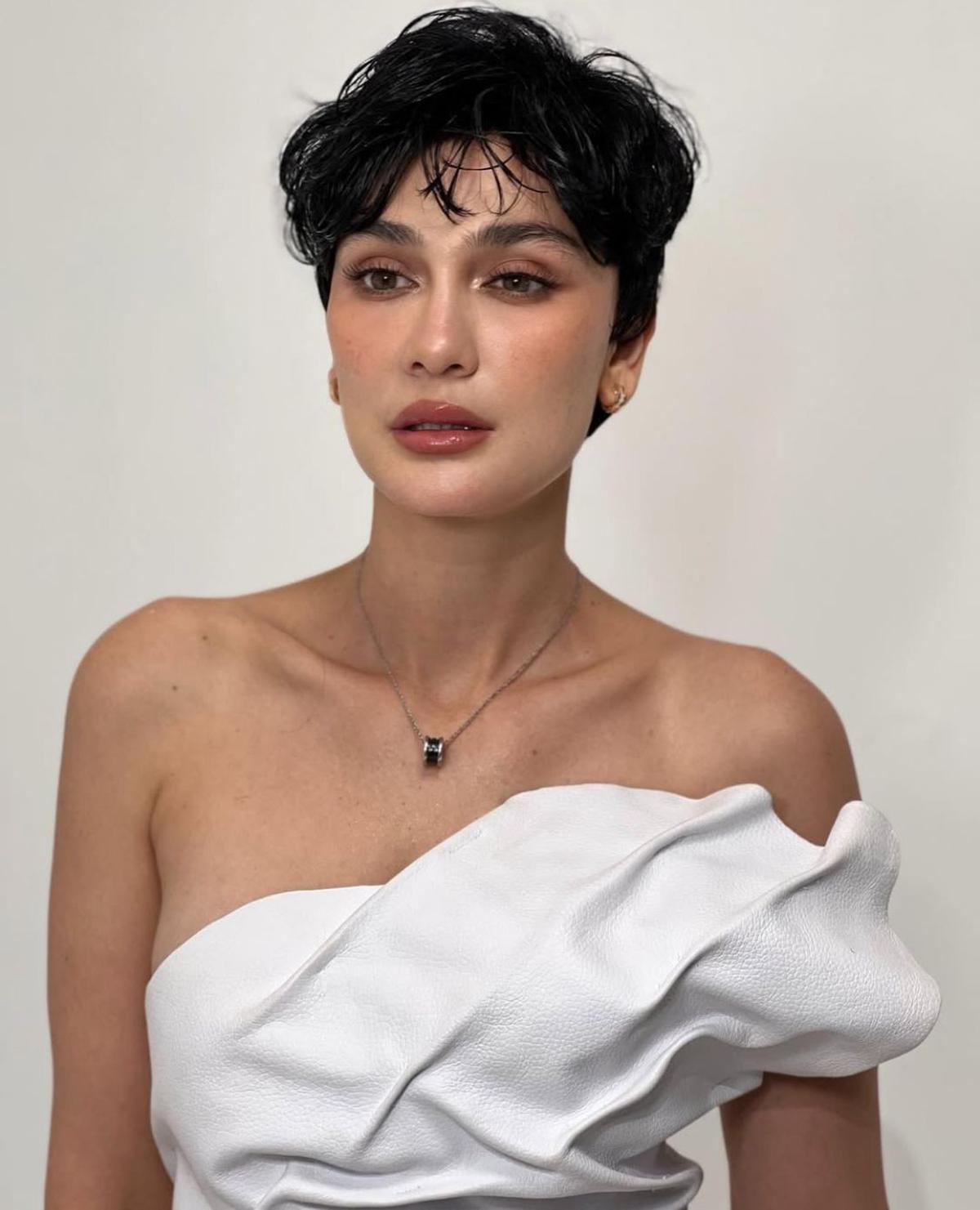 Gaya Baru Luna Maya, Rambut Pixie Cut yang Membuatnya Terlihat Lebih Awet Muda