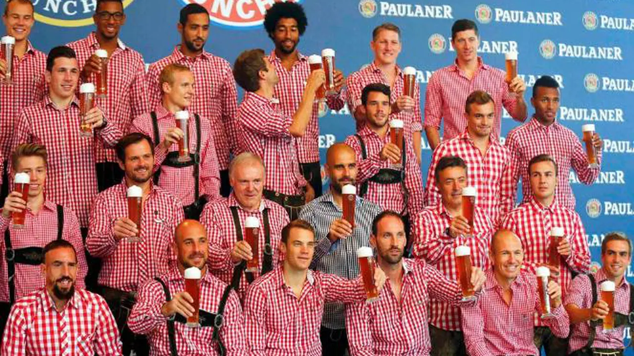 Pemain Muslim Bayern Tolak Berpose Pegang Segelas Bir