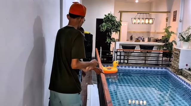 Lama tak muncul di TV, Sony Wakwaw tunjukkan rumah barunya yang sederhana tapi nyaman, ini 7 potretnya