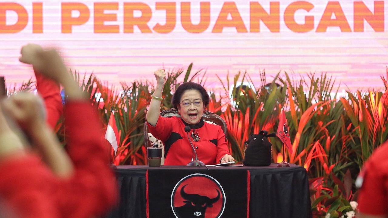 VIDEO: Keras Depan Kader Singgung DPR, Mega "Kalian yang Bego Sendiri Makanya Kalah"