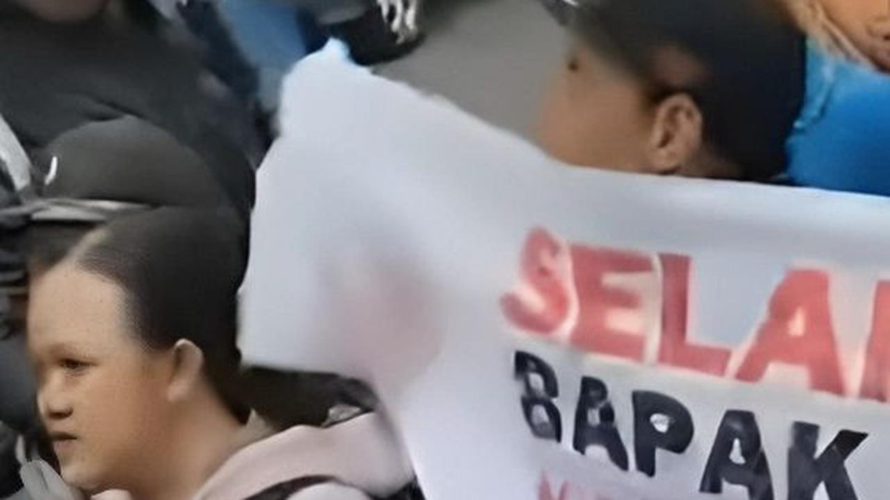 Viral Insiden Warga Bentangkan Spanduk saat Jokowi ke Yogyakarta, TPN Singgung Soal Netralitas