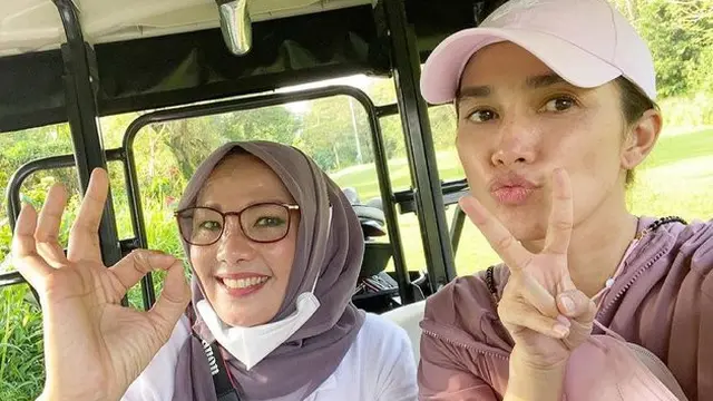 9 Artis Ini Dekat dengan Ibu Mertua, Ada Nagita Slavina dan Lesty Kejora