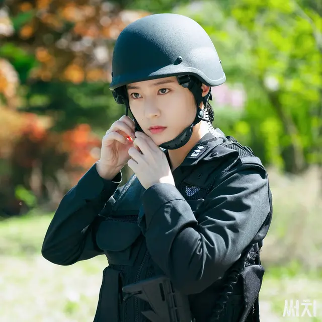 Krystal f(x) dalam drama Search (OCN via Soompi)