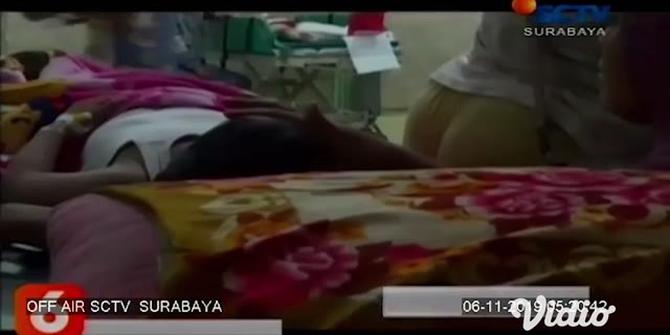 VIDEO: Isak Tangis Orangtua Siswa Korban Ambruknya Atap Kelas SD di Pasuruan