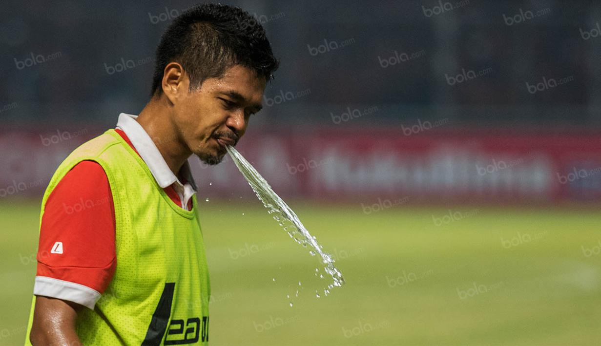 Pria yang akrab disapa Bepe itu performanya memang menurun jauh dibanding era keemasannya pada awal 2000an. Terbukti, dirinya mandul dalam beberapa turnamen dan alhasil kini kerap menjadi penghias bangku cadangan. (Bola.com/Vitalis Yogi Trisna)