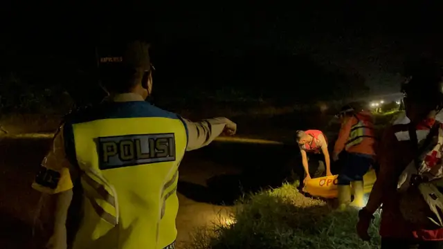 Evakuasi dua bocah tenggelam di hari Lebaran Idul Fitri, di Pemalang, Jawa Tengah. (Foto: Liputan6.com/Polres Pemalang)