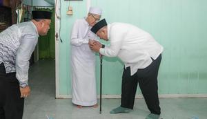 Ketua Dewan Pengurus Wilayah (DPW) Partai Kebangkitan Bangsa (PKB) Kalimantan Selatan, Cucun Ahmad Syamsurijal, berziarah dan sowan kepada para ulama, guru, dan masyayikh di Martapura (Istimewa)