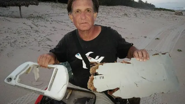 puing MH370 di Madagaskar, Blaine Gibson