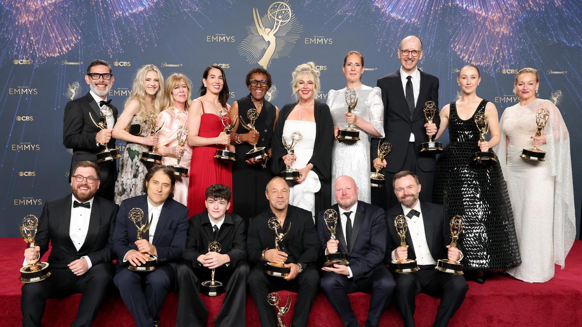 Daftar Pemenang Emmy Awards 2025: The Studio dan Adolescence Menang Besar, Cetak Sejarah Baru