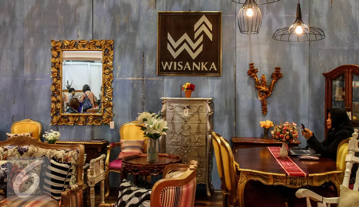 Aneka furniture dan mebel di pamerkan dalam Trade Expo Indonesia 2016 di JIExpo Kemayoran, Jakarta, Kamis (13/10). TEI 2016 menjadi media bagi pengusaha dalam dan luar negeri untuk memamerkan dan mempromosikan produk mereka. (Liputan6.com/Faizal Fanani)