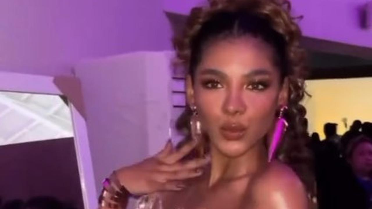 7 Potret Zsa Zsa Utari Jadi Model di JFW, Banjir Pujian - Disebut Catwalknya Setara dengan Miss Universe