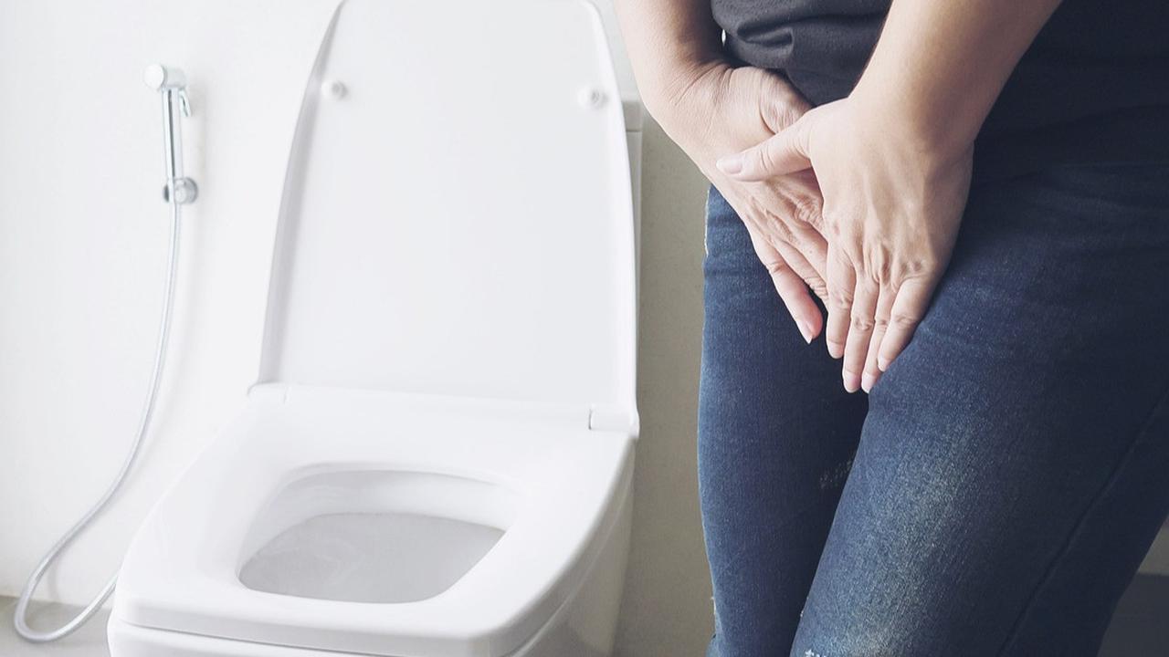 5 Masalah Kesehatan yang Bisa Muncul Akibat Kebiasaan Menahan Kencing