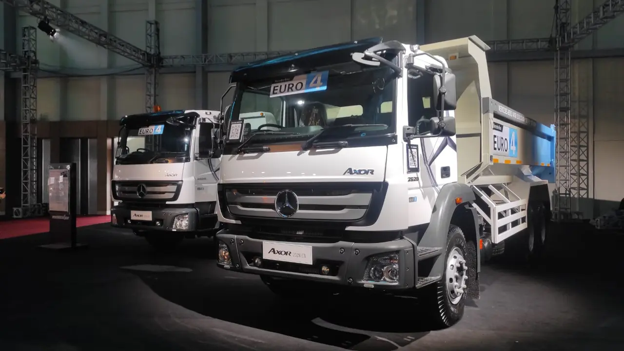 Mercedes-Benz Axor Euro 4 (Arief A/Liputan6.com)