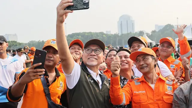 Menteri Koordinator (Menko) Bidang Pangan, Zulkifli Hasan saat Apel Siaga Jaga Jakarta Pilah Sampah di Monas. (Foto: Istimewa)