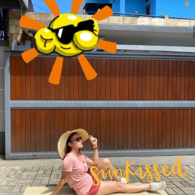 Tetap Kece, Ini 6 Potret Ayu Ting Ting Saat Berjemur di Rumah