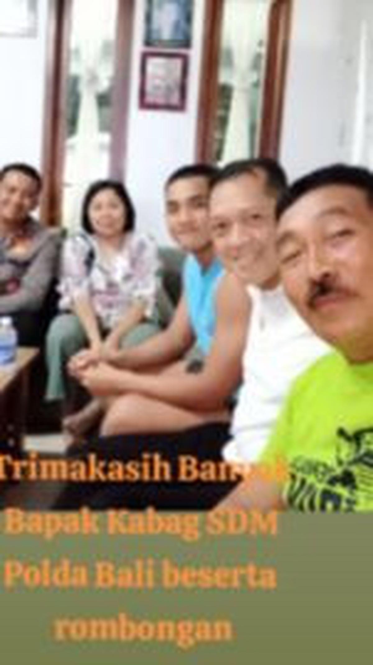 "Semoga anak saya ke depan bisa lebih sukses. Semoga Polri terus jaya," tukasnya.