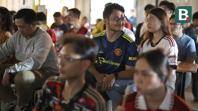 Foto: Gembira bersama IndoManUtd di Roaring Night Premier League West Ham Vs MU