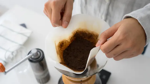 Ilustrasi ampas kopi sisa seduh manual