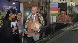 Komisaris HAM PBB, Zeid Ra'ad Al Hussein usai melakukan dengan Komnas HAM dan Komnas Perempuan di Jakarta, Senin (5/2). Zeid Ra'ad Al Hussein diundang pemerintahan Indonesia untuk membahas masalah HAM di Indonesia. (Liputan6.com/Herman Zakharia)