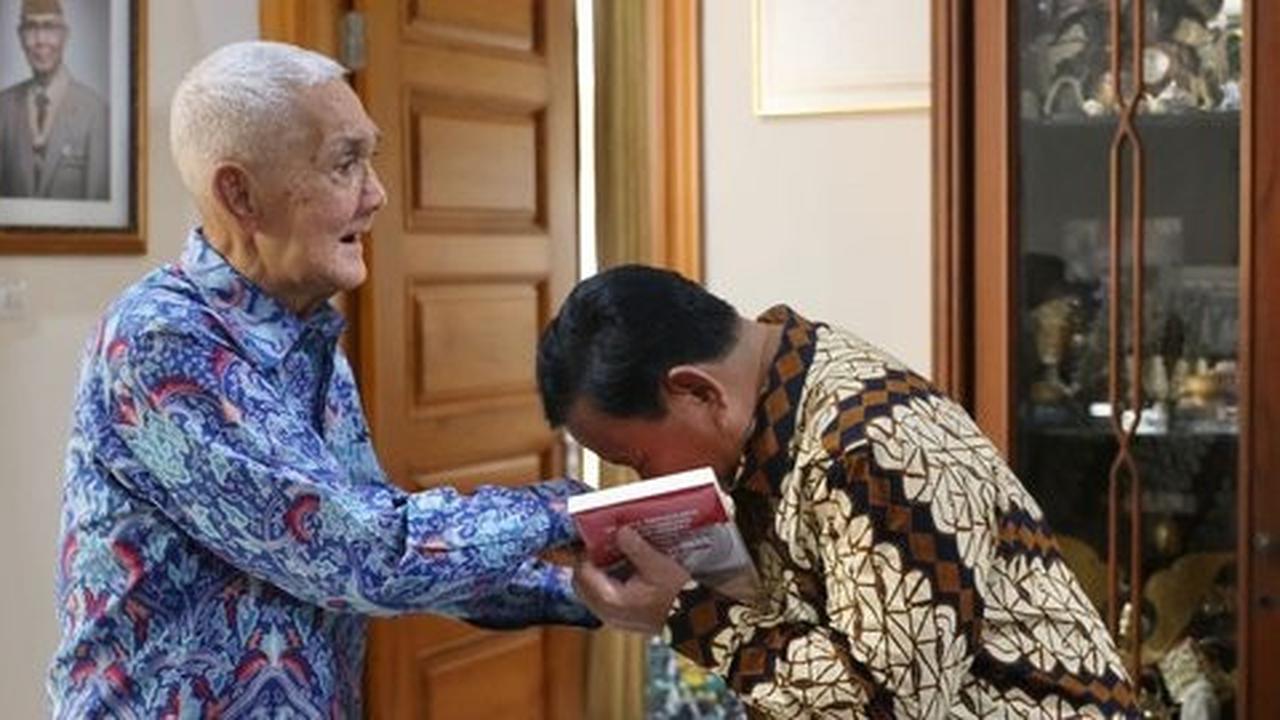 Prabowo Konsisten Cium Tangan Jenderal TNI ini dari Dulu Hingga Kini Jadi Presiden, Sosoknya Bukan Orang Sembarangan