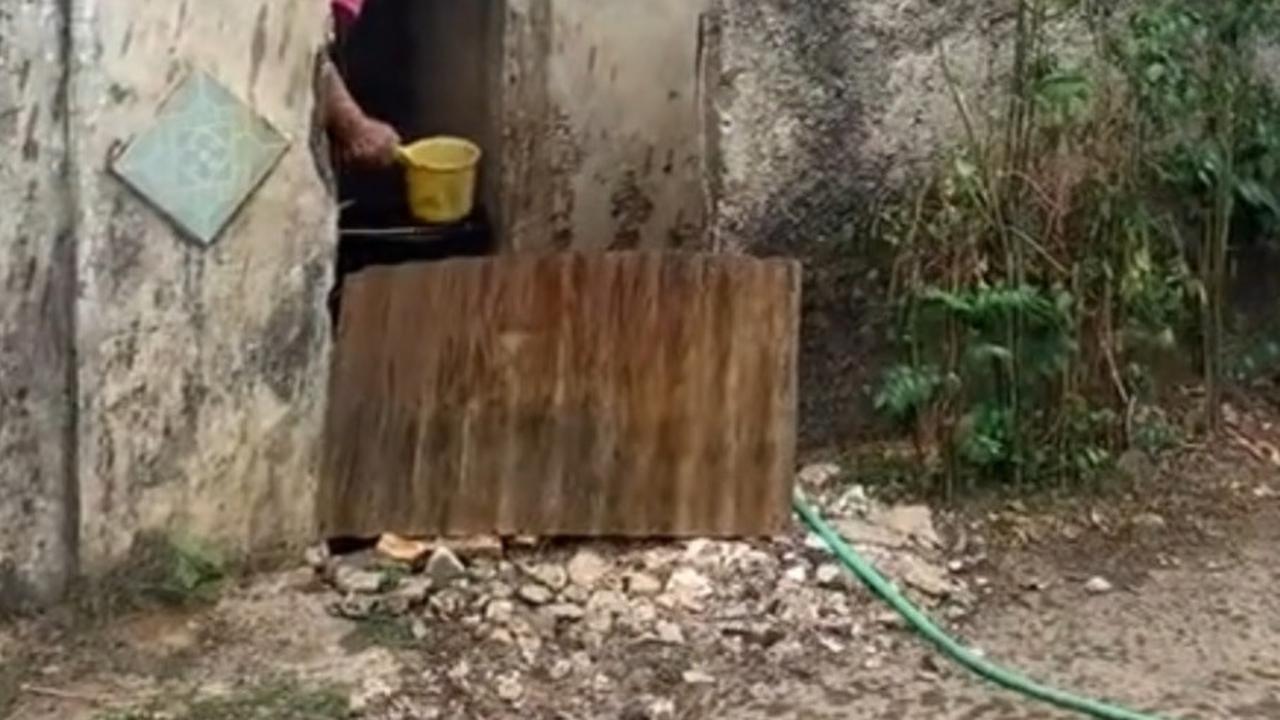 Lama Kemarau, Ibu Ini Menangis saat Hujan Kembali Turun
