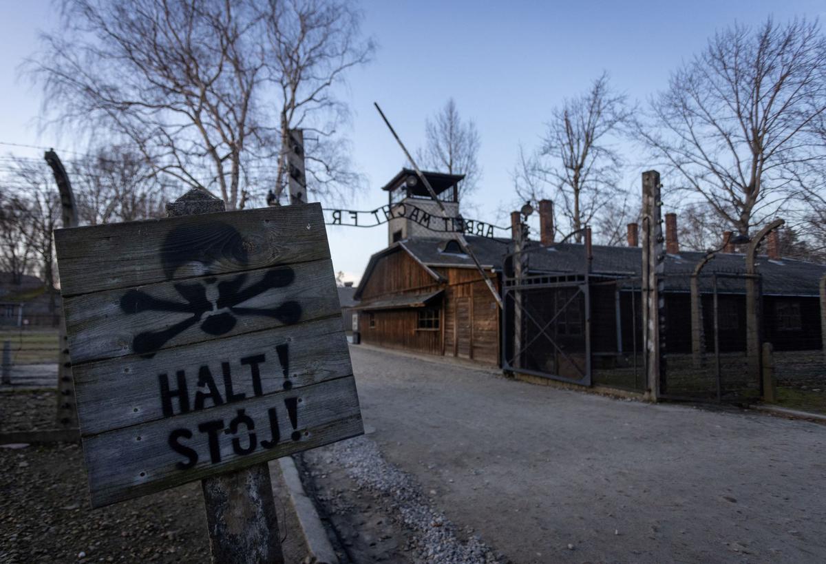 Tembok Kematian Saksi Bisu Kekejaman Nazi Eksekusi Korban Holocaust di Kamp Konsentrasi Auschwitz Polandia