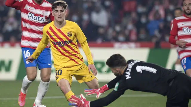 Foto: Kartu Merah Gavi Buat Barcelona Gagal Menang di Kandang Granada dalam Lanjutan Liga Spnyol 2021 / 2022