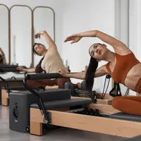 Ilustrasi pilates (copyright Freepik)