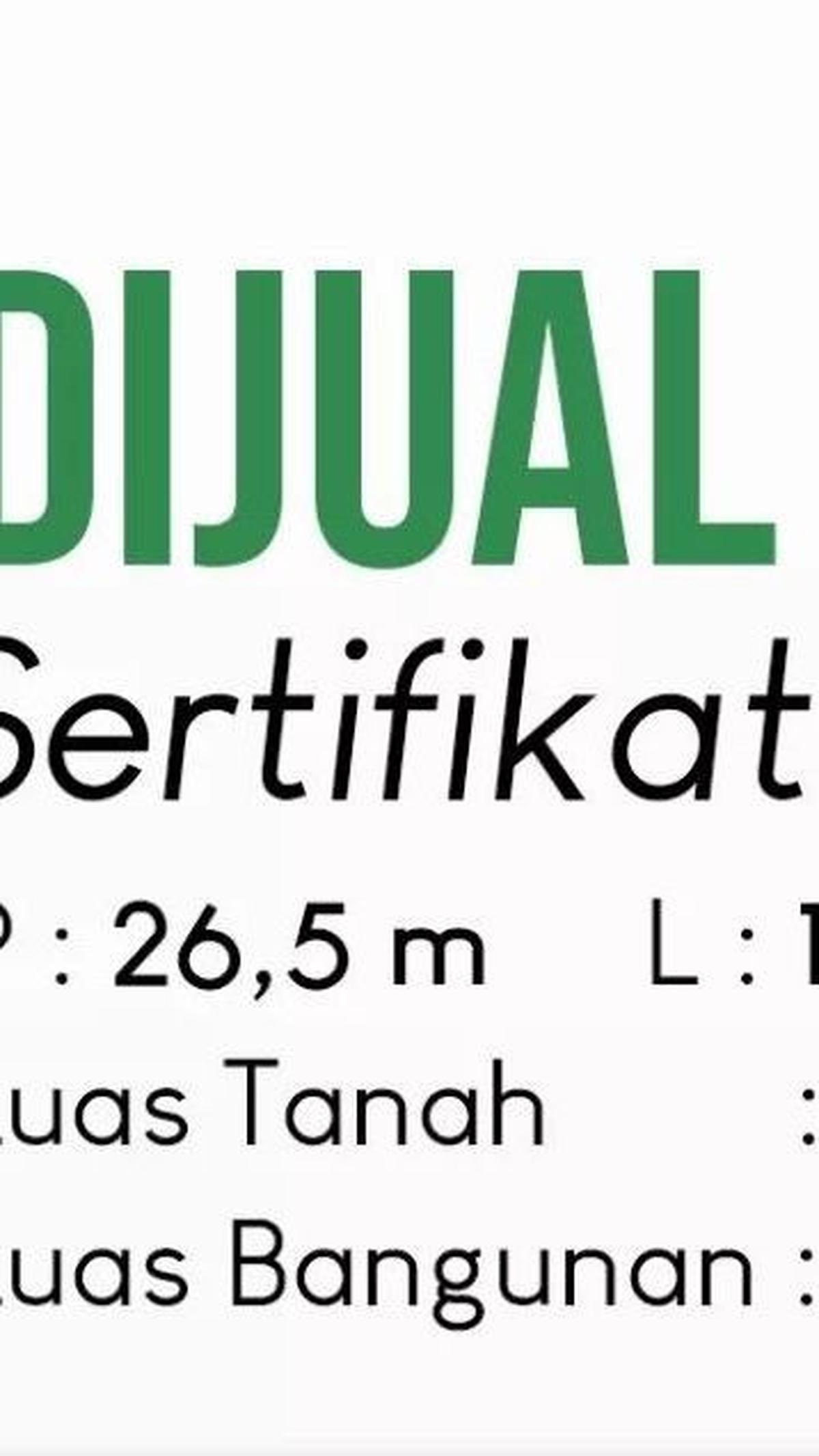 Rumah ini memiliki luas bangunan yang cukup besar, sementara luas tanahnya juga tidak kalah luas.