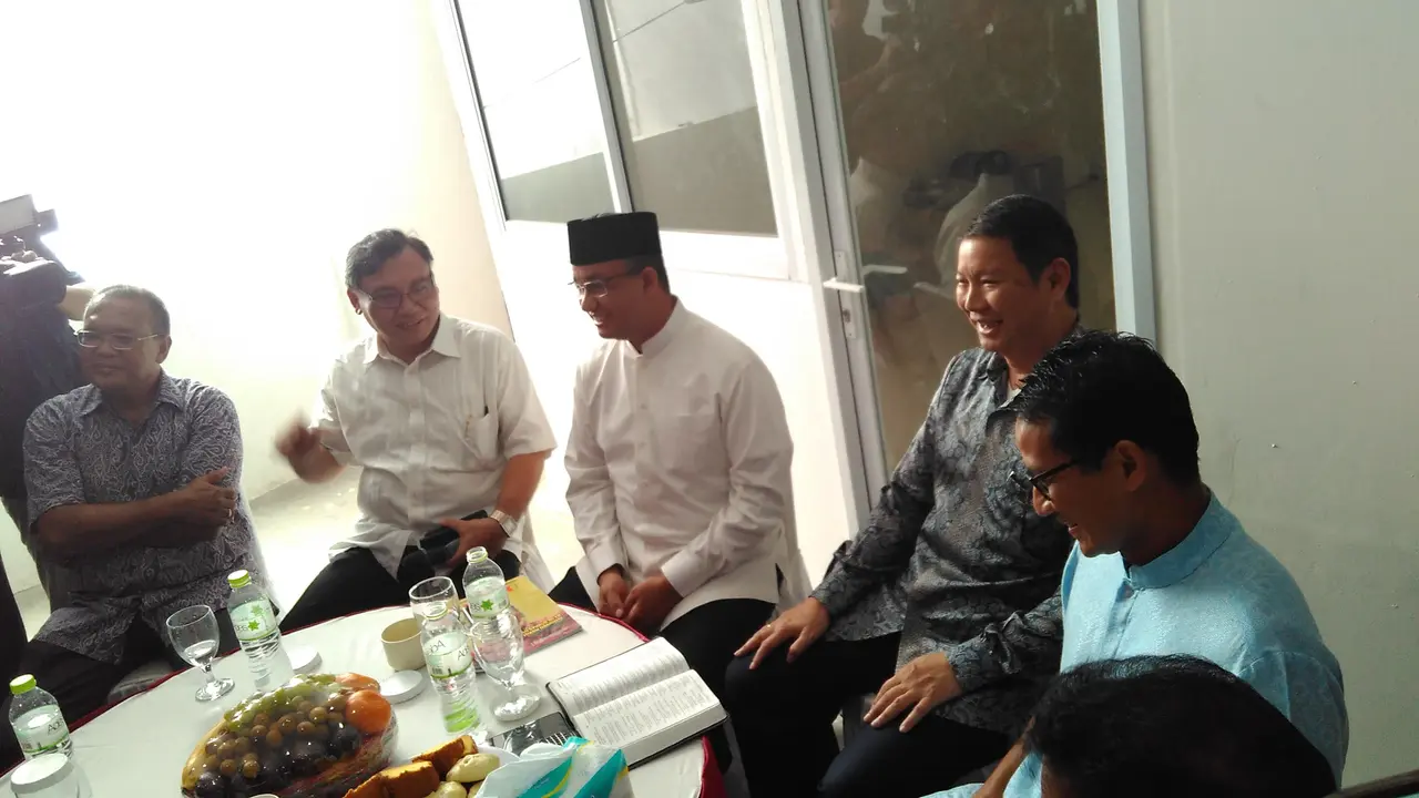 Anies Baswedan dan Sandiaga Uno