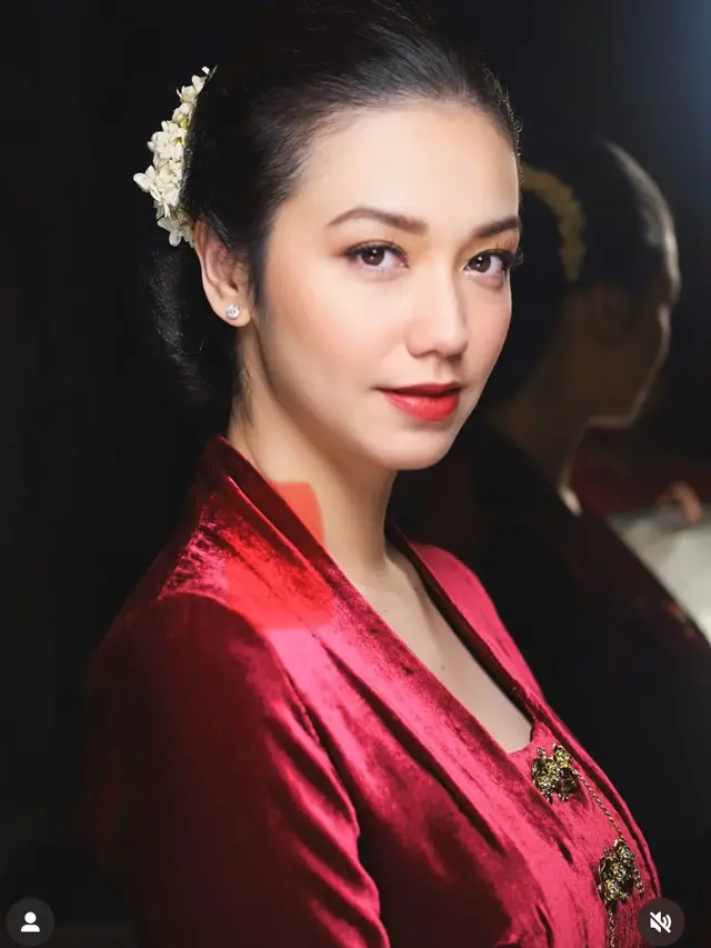 Velove Vexia saat Hadir di Upacara Kemerdekaan RI ke-80. [@ryanogilvy]