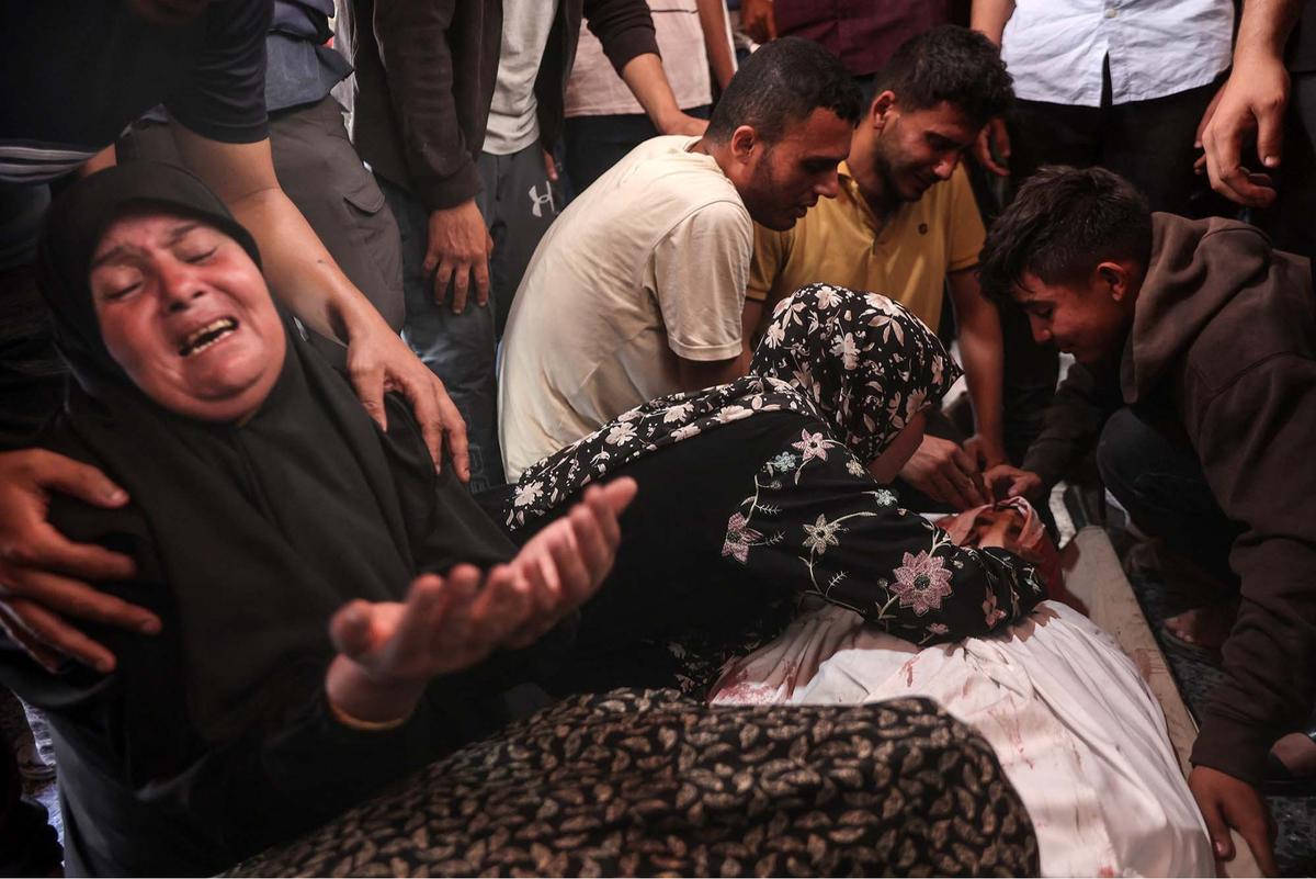 FOTO: Israel Serang RS di Gaza, Empat Jurnalis Tewas