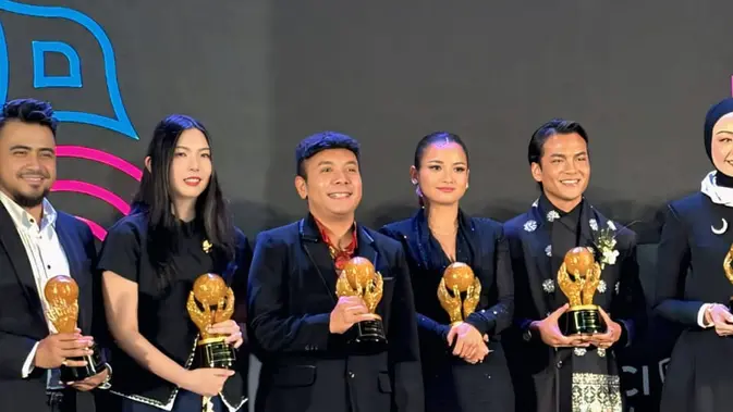 Billy Mambrasar (ketiga dari kiri) (Istimewa)