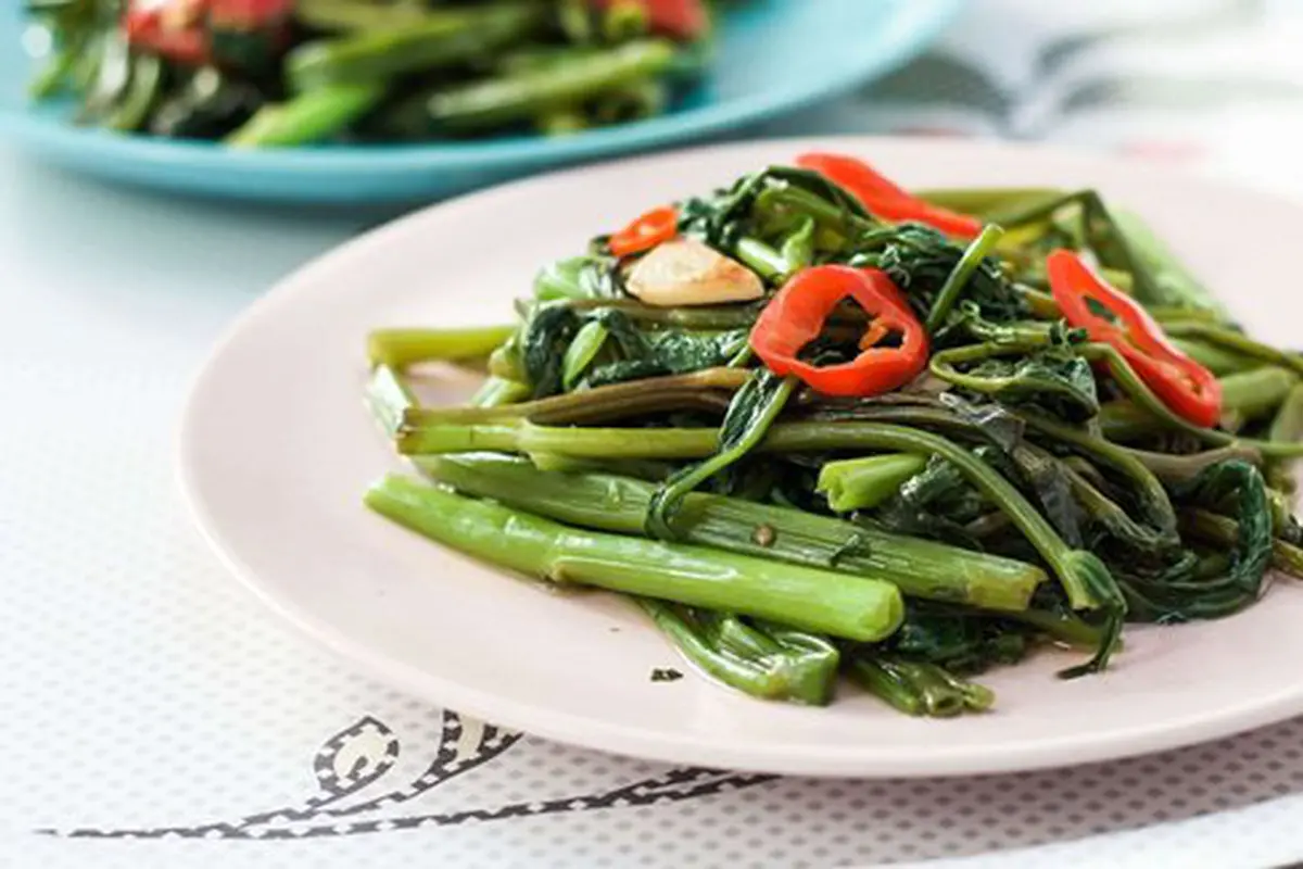 Tumis kangkung/copyright Asian Food Adventure