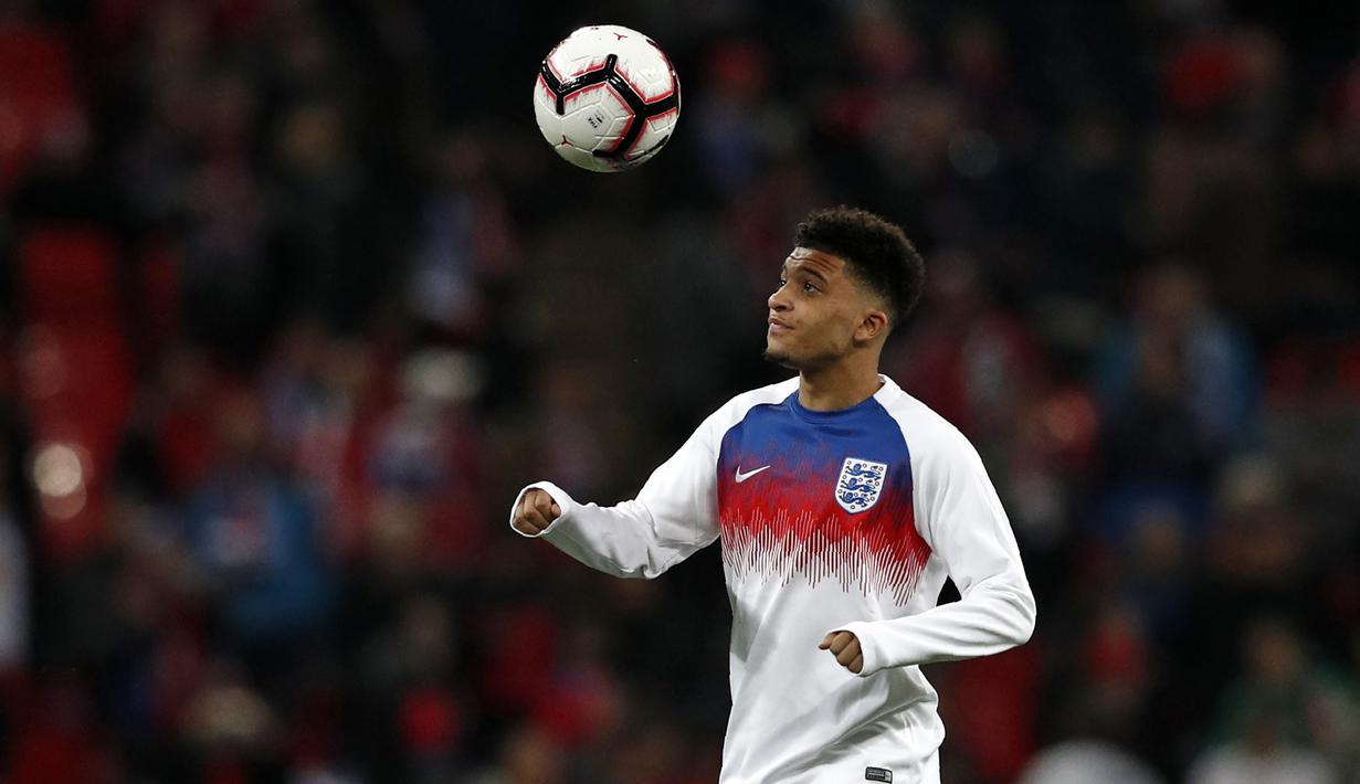 Jadon Sancho tengah mencuri perhatian banyak klub elite Eropa. Penampilan apiknya bersama Dortmund membuat sejumlah klub top Eropa siap bersaing untuk merekrutnya di musim panas nanti. (AFP/Adrian Dennis)