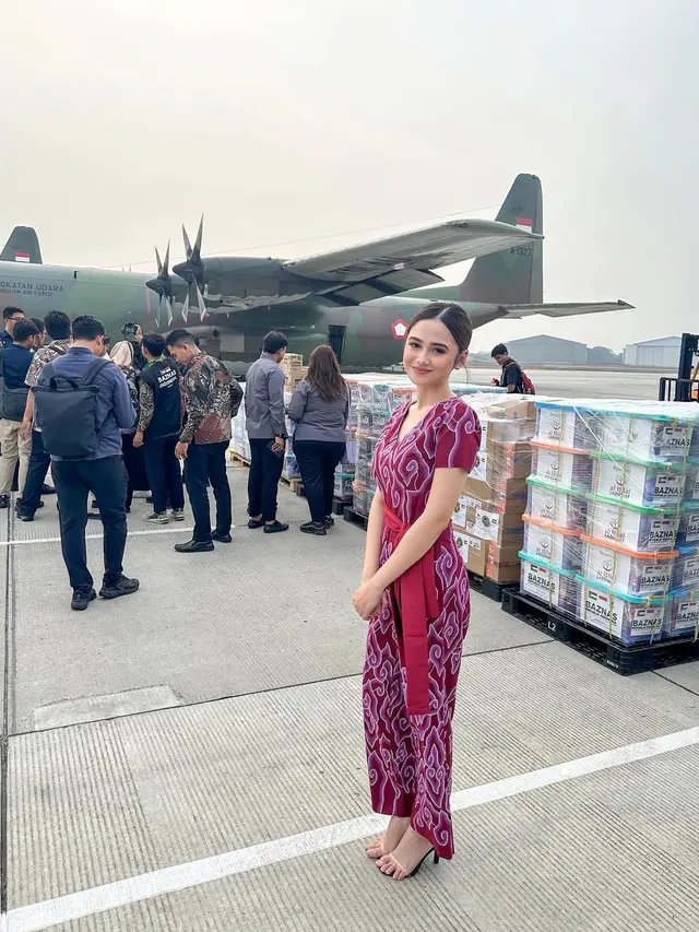 Potret Syifa Hadju Pakai Batik dan Kebaya, Masuk Nominasi Wanita Tercantik di Dunia/  Instagram @syifahadju