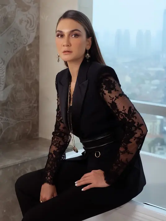 (Instagram/lunamaya)