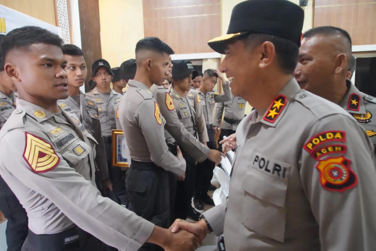 Kapolda Aceh Beri Penghargaan ke Danyon Taruna Akpol & Taruna Akpol atas Dedikasi Kemanusiaan di Aceh Tamiang