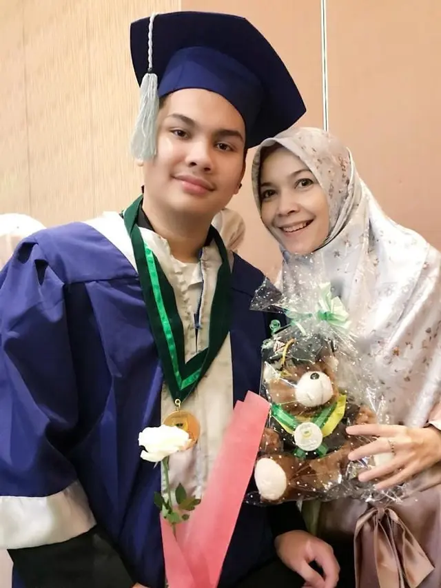6 Potret Terbaru Eksanti, Artis Sinetron Hits Era-90an yang Awet Muda